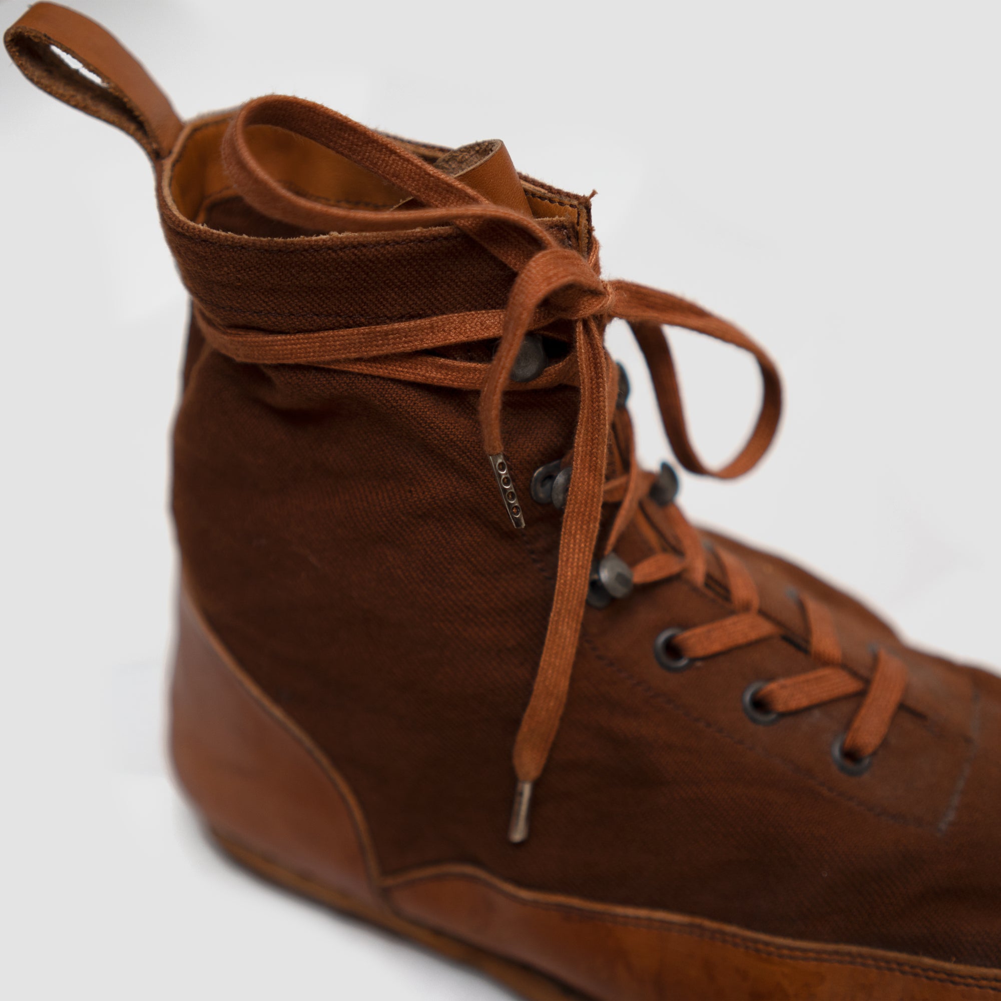 Fall 2009 Tan leather/canvas handmade sneakers